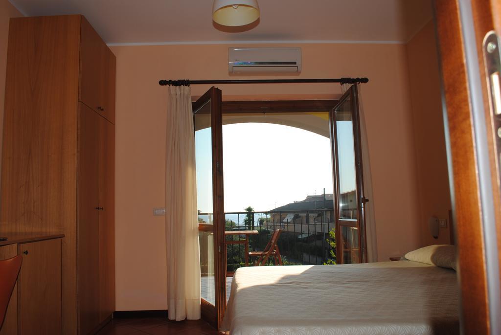 Larus Hotel Санджинето Экстерьер фото