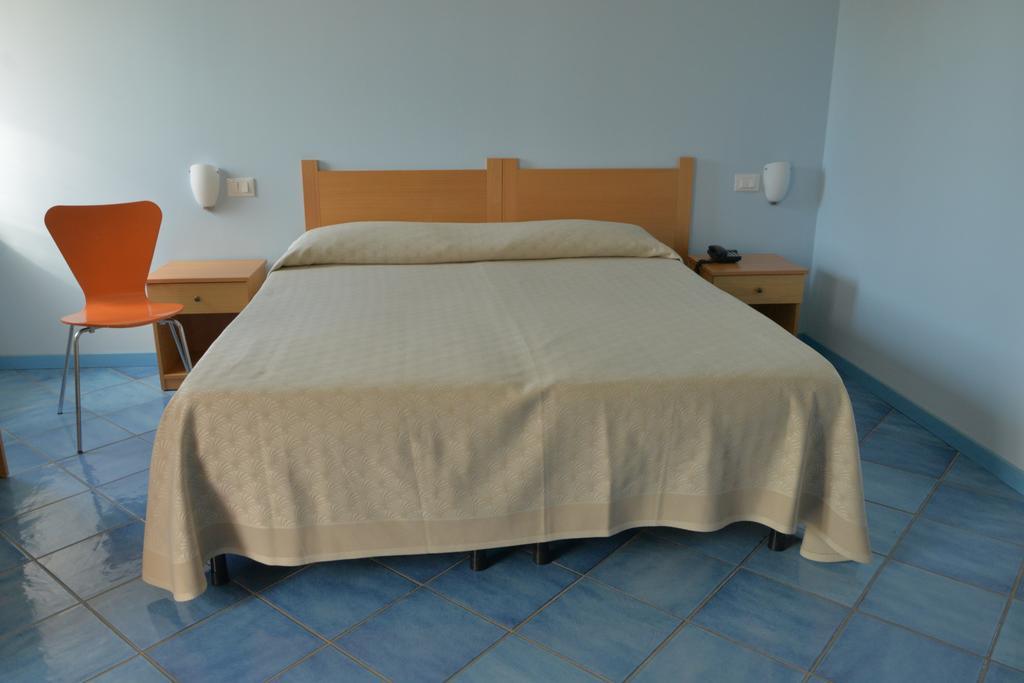Larus Hotel Санджинето Экстерьер фото